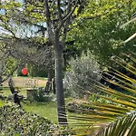 בית הארחה In The Heart Of Artists's House 3*