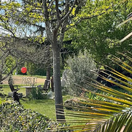 Πανσιόν In The Heart Of Artists's House *